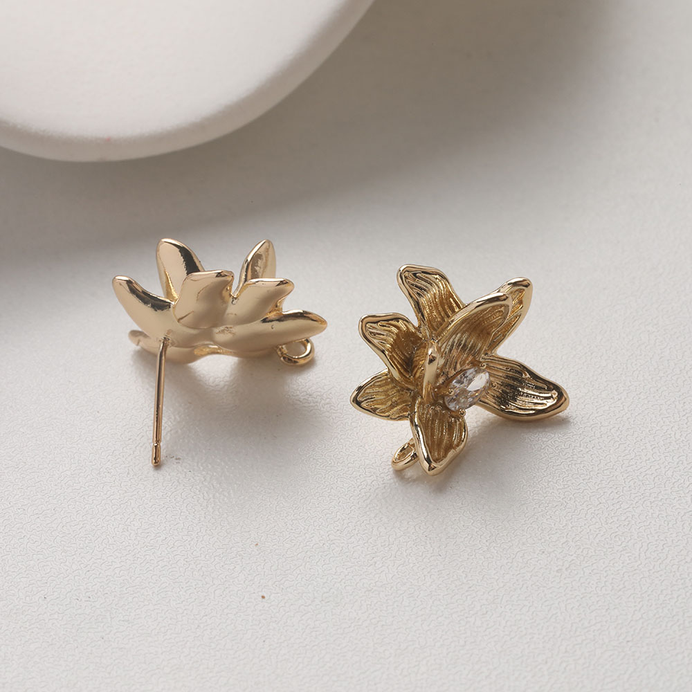4PCS Dainty Flower Ear Studs E - Flower Supplies のレビューと価格